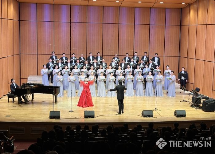 김포아트홀에서 4월 12일 김포 최초로 국립합창단 공연이 열렸다.