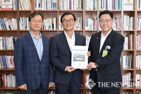 강수현 양주시장이 정성호 국회의원과 전재수 문화체육관광위원회 위원장을 만났다.