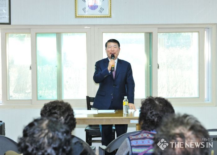 백경현 구리시장, 섬김행정 몸소 나서…갈매이스트힐아파트경로당 현장 방문